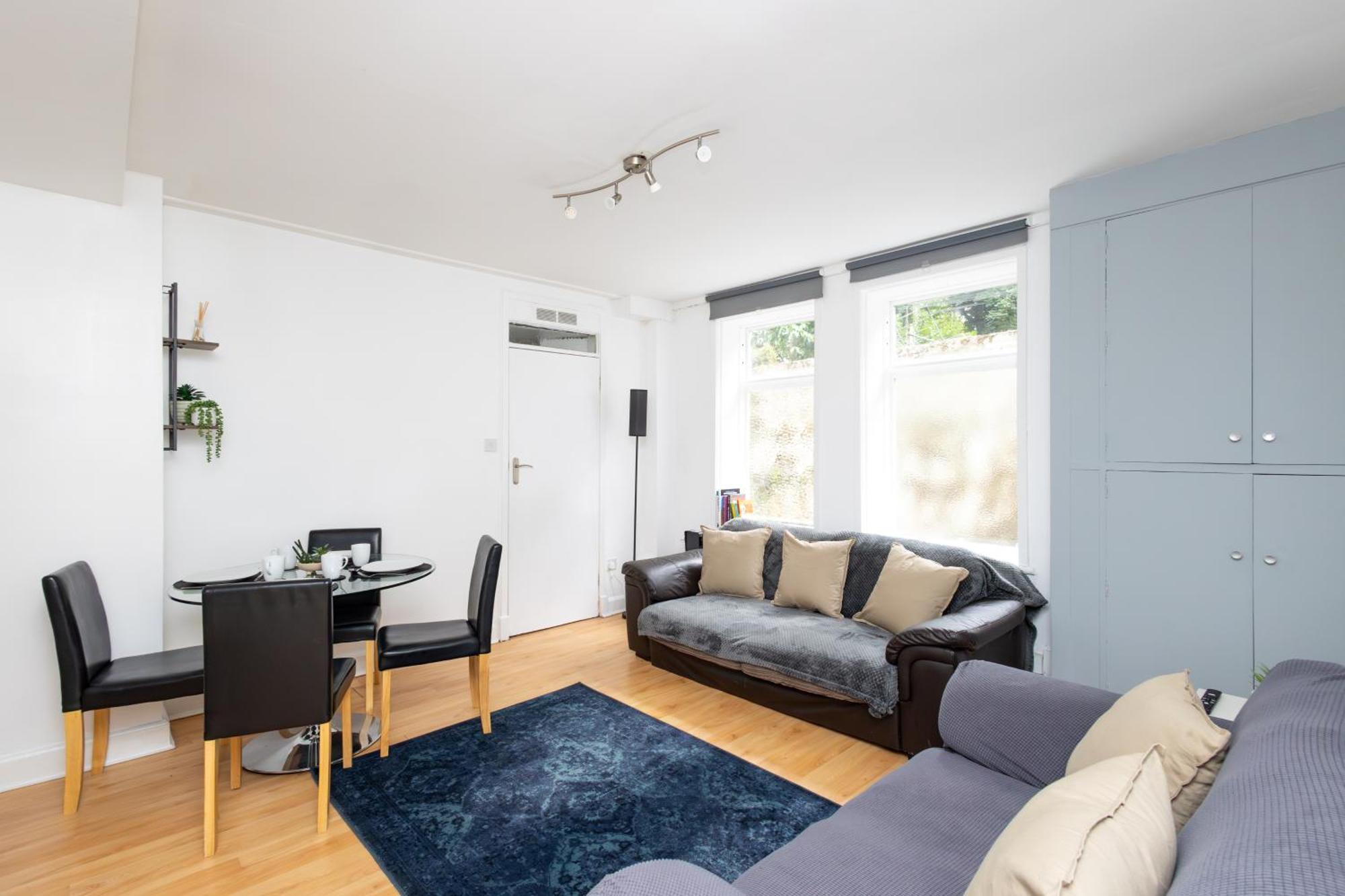 Spacious 3 Bedroom Ground Floor Apartment - 10 Mins From City Centre Leeds  Exteriör bild